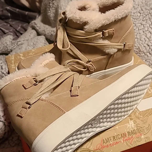 Womens wedge booties, tan, size 7 - Picture 3 of 3